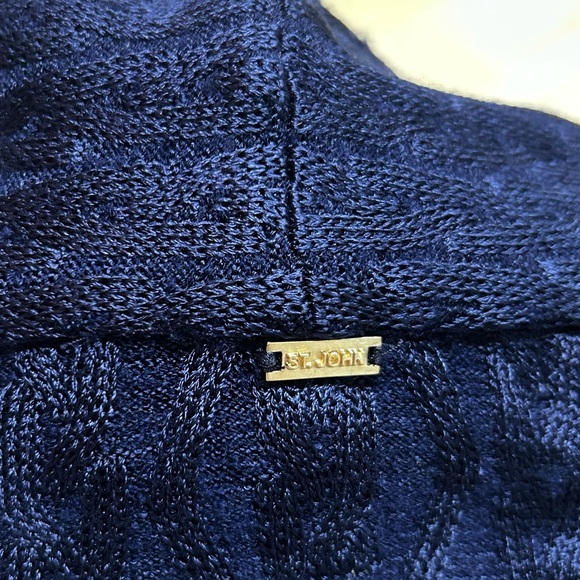 St. John Women’s Blue Cableknit 3/4 sleeve open front cardigan shrug. Size L - Picture 8 of 14